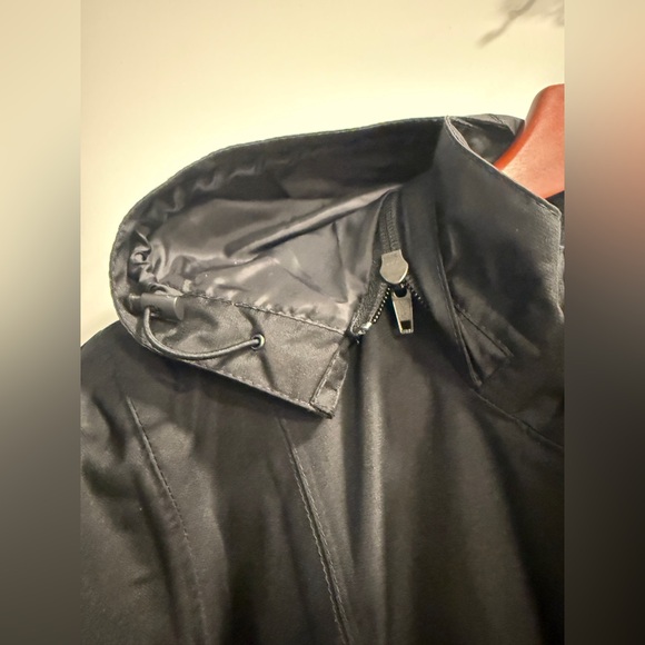 Eddie Bauer Women's Girl on the Go Insulated Waterproof Trench Coat
Black Large - Picture 12 of 16